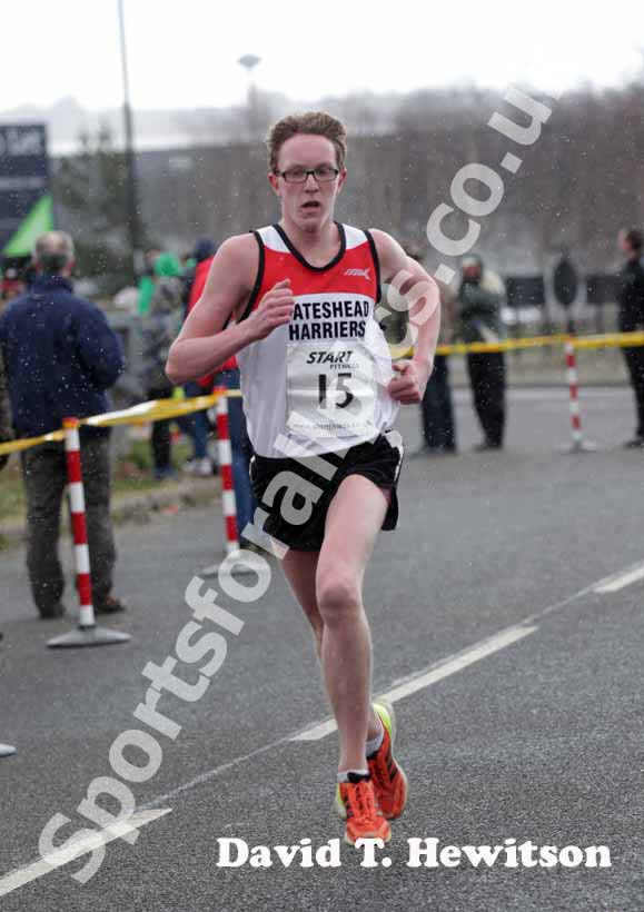 Dan Johnson (Gateshead) finishing 2nd in the senior mens Elswick Road Relays.